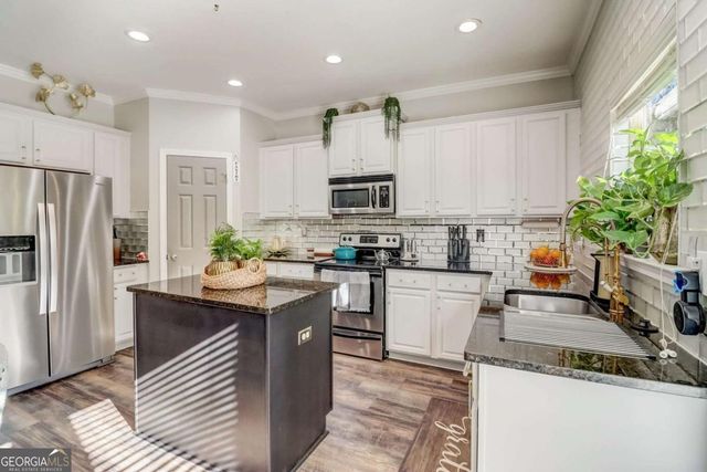 1753 Liberty Parkway NW, Atlanta, GA 30318