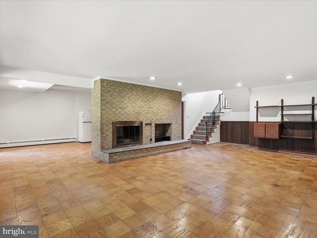 6533 COPA CT, Falls Church, VA 22044