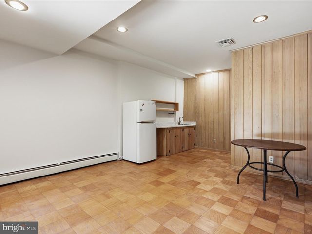 6533 COPA CT, Falls Church, VA 22044