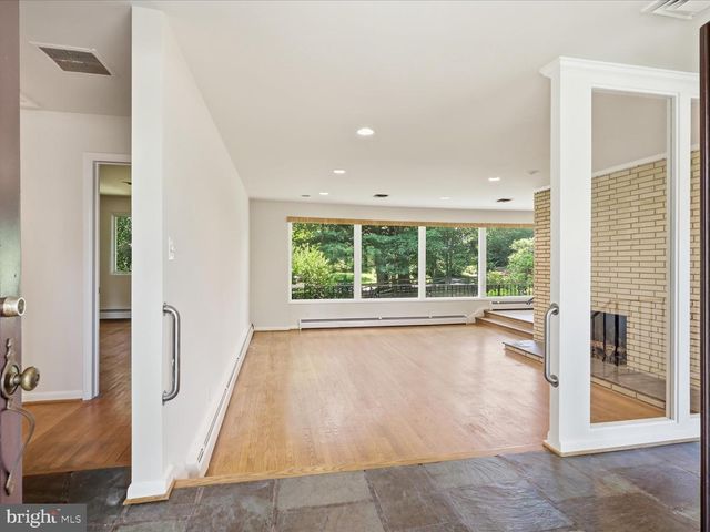6533 COPA CT, Falls Church, VA 22044