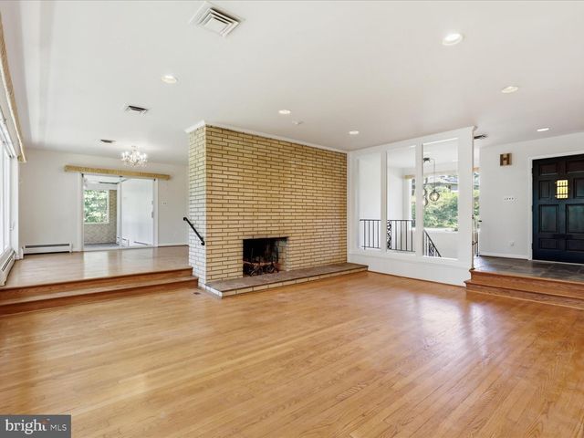 6533 COPA CT, Falls Church, VA 22044