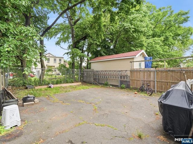 10 Dean Street, West Orange, NJ 07052