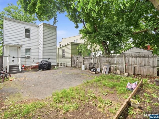 10 Dean Street, West Orange, NJ 07052