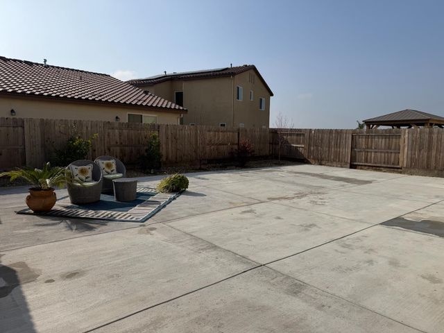 826 courtney, Merced, CA 95348