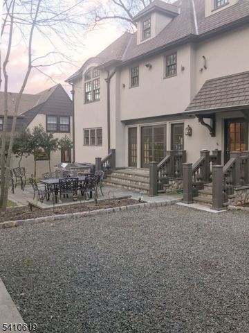 105 Larned Rd, Summit City, NJ 07901