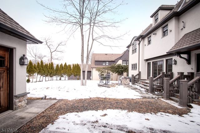 105 Larned Rd, Summit City, NJ 07901