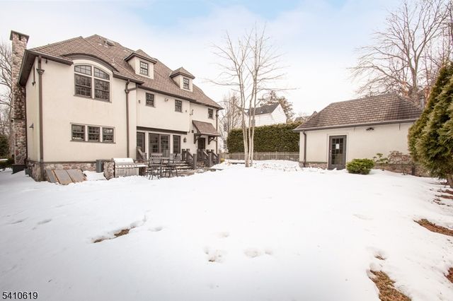 105 Larned Rd, Summit City, NJ 07901