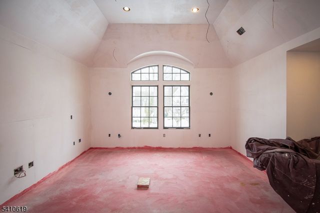 105 Larned Rd, Summit City, NJ 07901