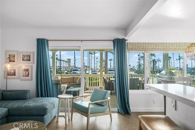 700 E Oceanfront, Newport Beach, CA 92661