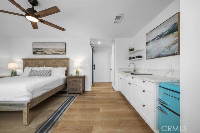 700 E Oceanfront, Newport Beach, CA 92661