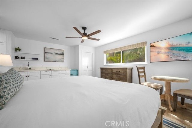 700 E Oceanfront, Newport Beach, CA 92661