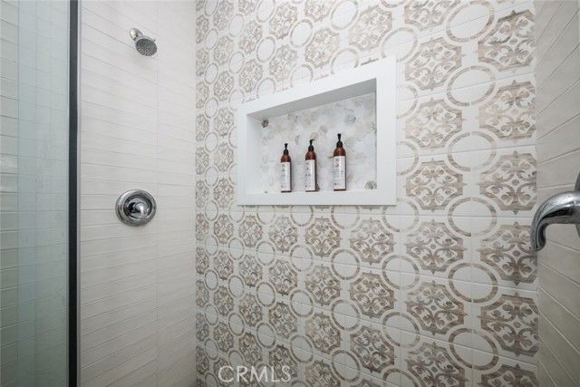 700 E Oceanfront, Newport Beach, CA 92661