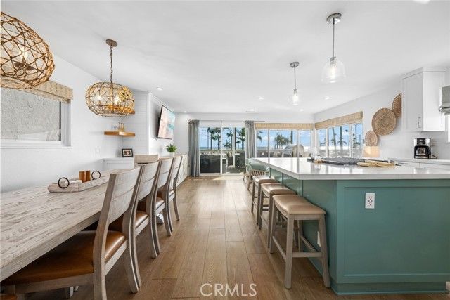 700 E Oceanfront, Newport Beach, CA 92661