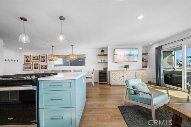 700 E Oceanfront, Newport Beach, CA 92661