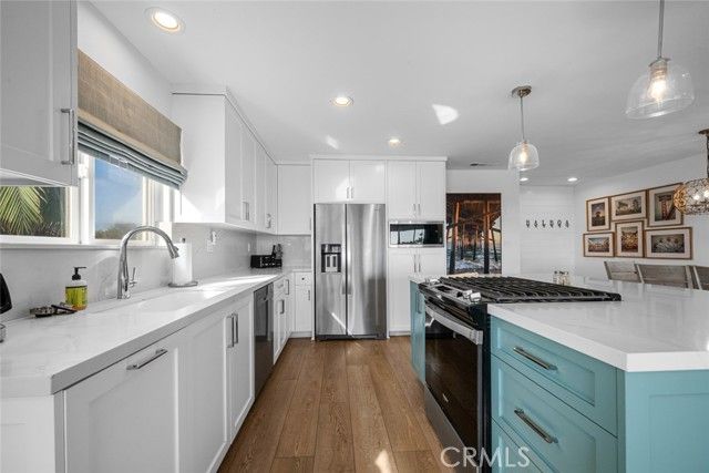 700 E Oceanfront, Newport Beach, CA 92661