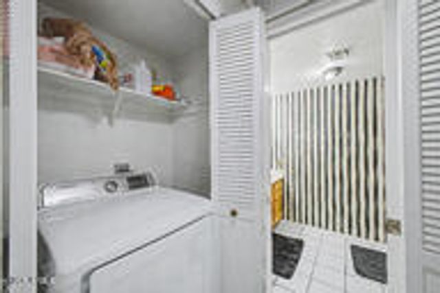 8301 N 21ST Drive F203, Phoenix, AZ 85021