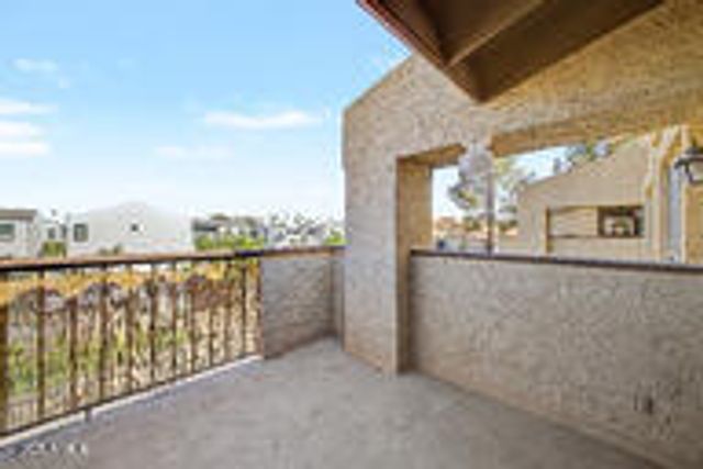 8301 N 21ST Drive F203, Phoenix, AZ 85021