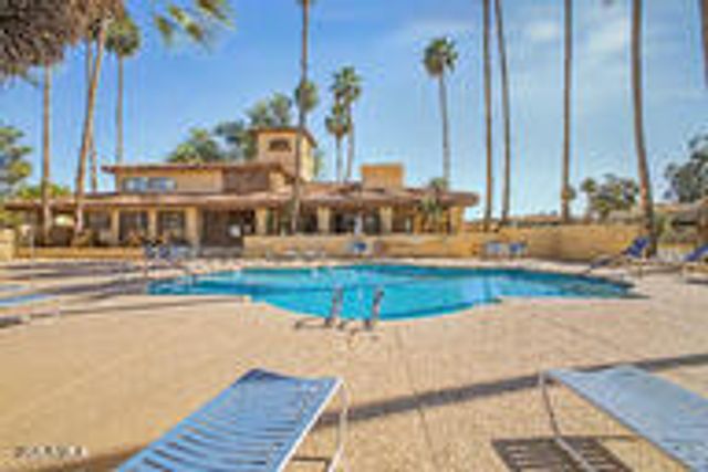 8301 N 21ST Drive F203, Phoenix, AZ 85021