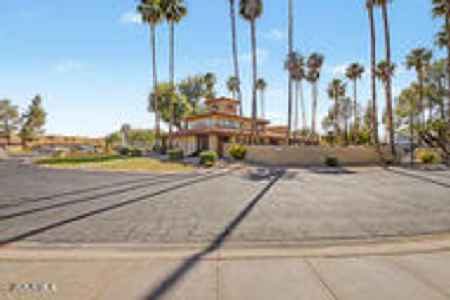 8301 N 21ST Drive F203, Phoenix, AZ 85021
