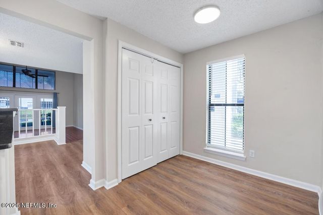 2001 WOOD HILL Drive, Jacksonville, FL 32256