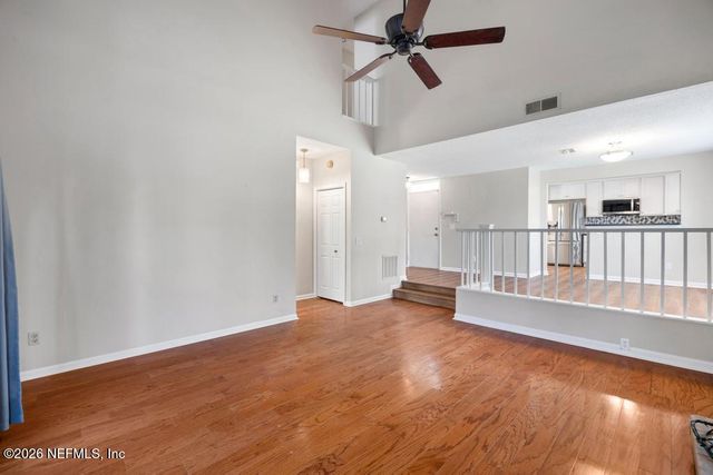 2001 WOOD HILL Drive, Jacksonville, FL 32256