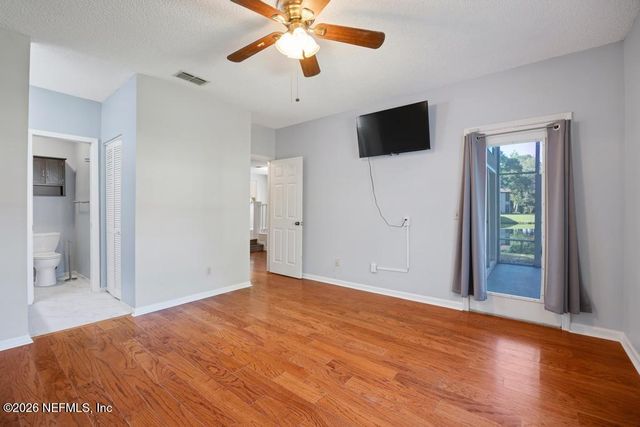 2001 WOOD HILL Drive, Jacksonville, FL 32256