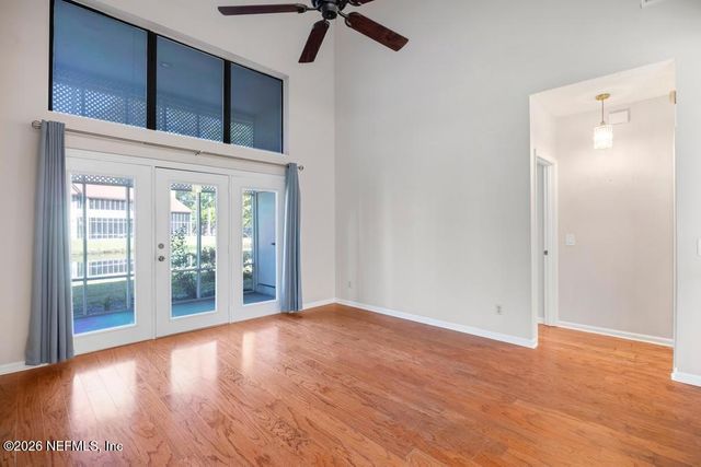 2001 WOOD HILL Drive, Jacksonville, FL 32256