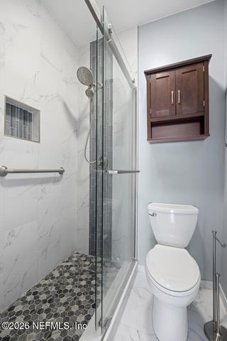 2001 WOOD HILL Drive, Jacksonville, FL 32256