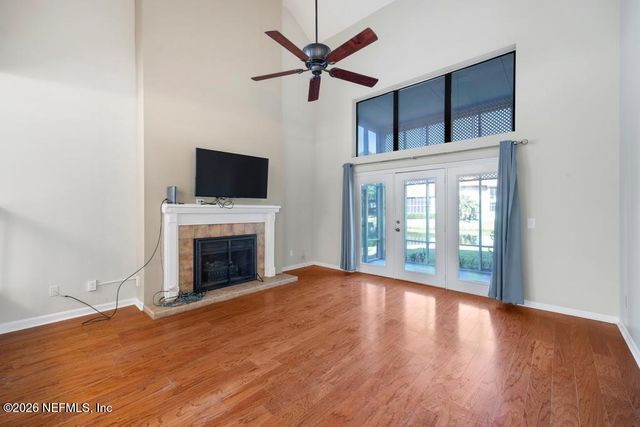 2001 WOOD HILL Drive, Jacksonville, FL 32256