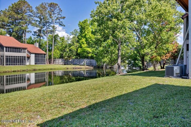 2001 WOOD HILL Drive, Jacksonville, FL 32256