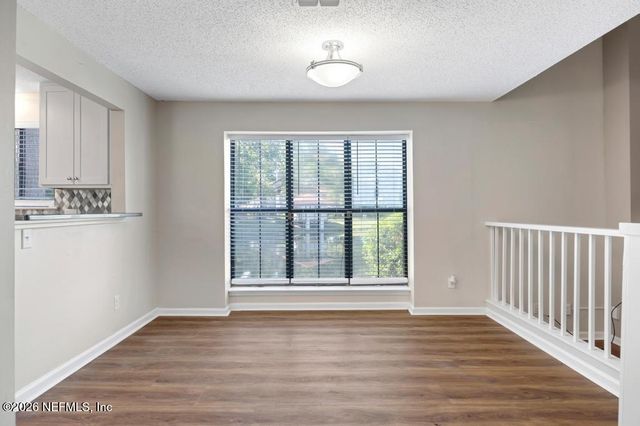 2001 WOOD HILL Drive, Jacksonville, FL 32256