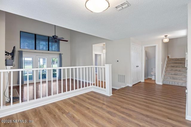 2001 WOOD HILL Drive, Jacksonville, FL 32256