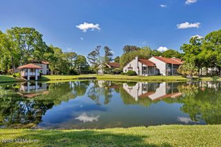 2001 WOOD HILL Drive, Jacksonville, FL 32256