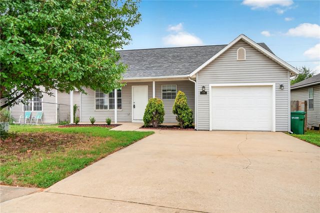 1106 S E Street, Rogers, AR 72756