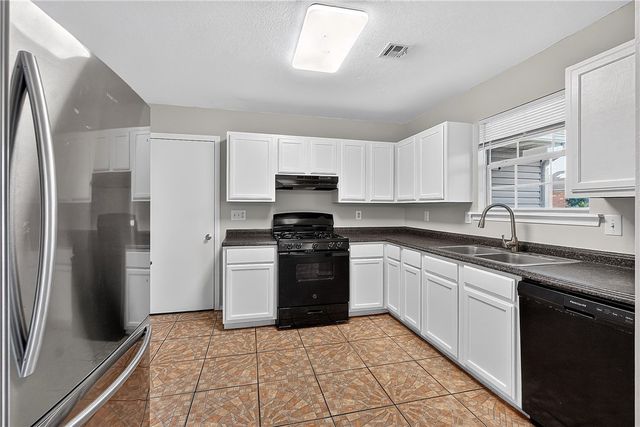 1106 S E Street, Rogers, AR 72756