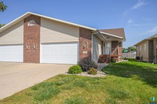 1402 S Ebenezer Ave Avenue, Sioux Falls, SD 57106