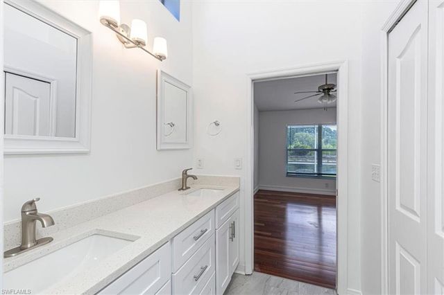 5446 Whitten DR 19, Naples, FL 34104