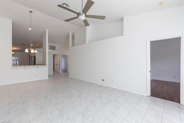 5446 Whitten DR 19, Naples, FL 34104