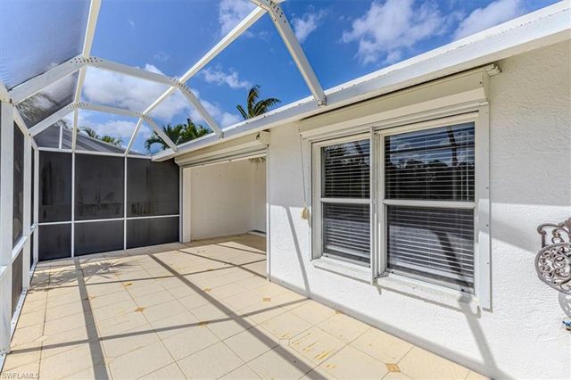 5446 Whitten DR 19, Naples, FL 34104