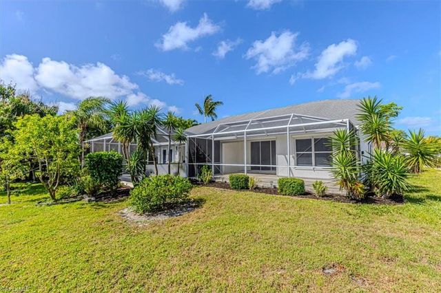 5446 Whitten DR 19, Naples, FL 34104