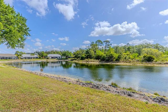 5446 Whitten DR 19, Naples, FL 34104