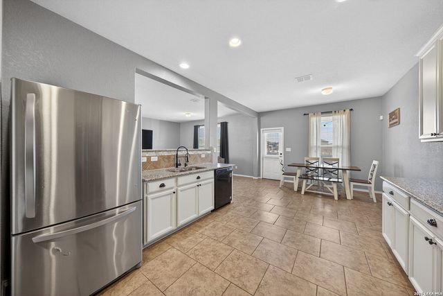 10711 noble, San Antonio, TX 78254