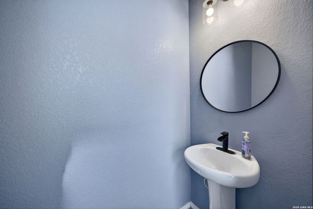 10711 noble, San Antonio, TX 78254