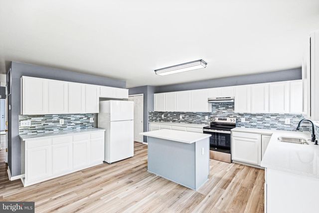 30 STANLEY LOOP, Fredericksburg, VA 22406