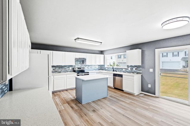 30 STANLEY LOOP, Fredericksburg, VA 22406