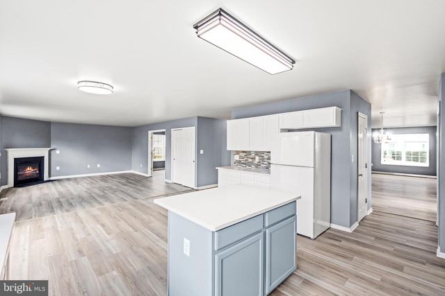 30 STANLEY LOOP, Fredericksburg, VA 22406