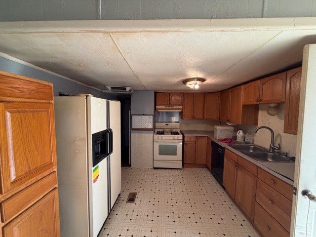 2930 E Ames Avenue, Kingman, AZ 86409