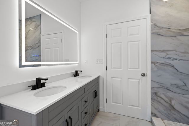 13 Midland Park Way, Newnan, GA 30263