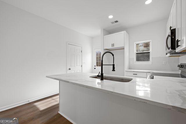 13 Midland Park Way, Newnan, GA 30263