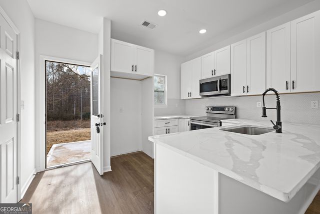 13 Midland Park Way, Newnan, GA 30263